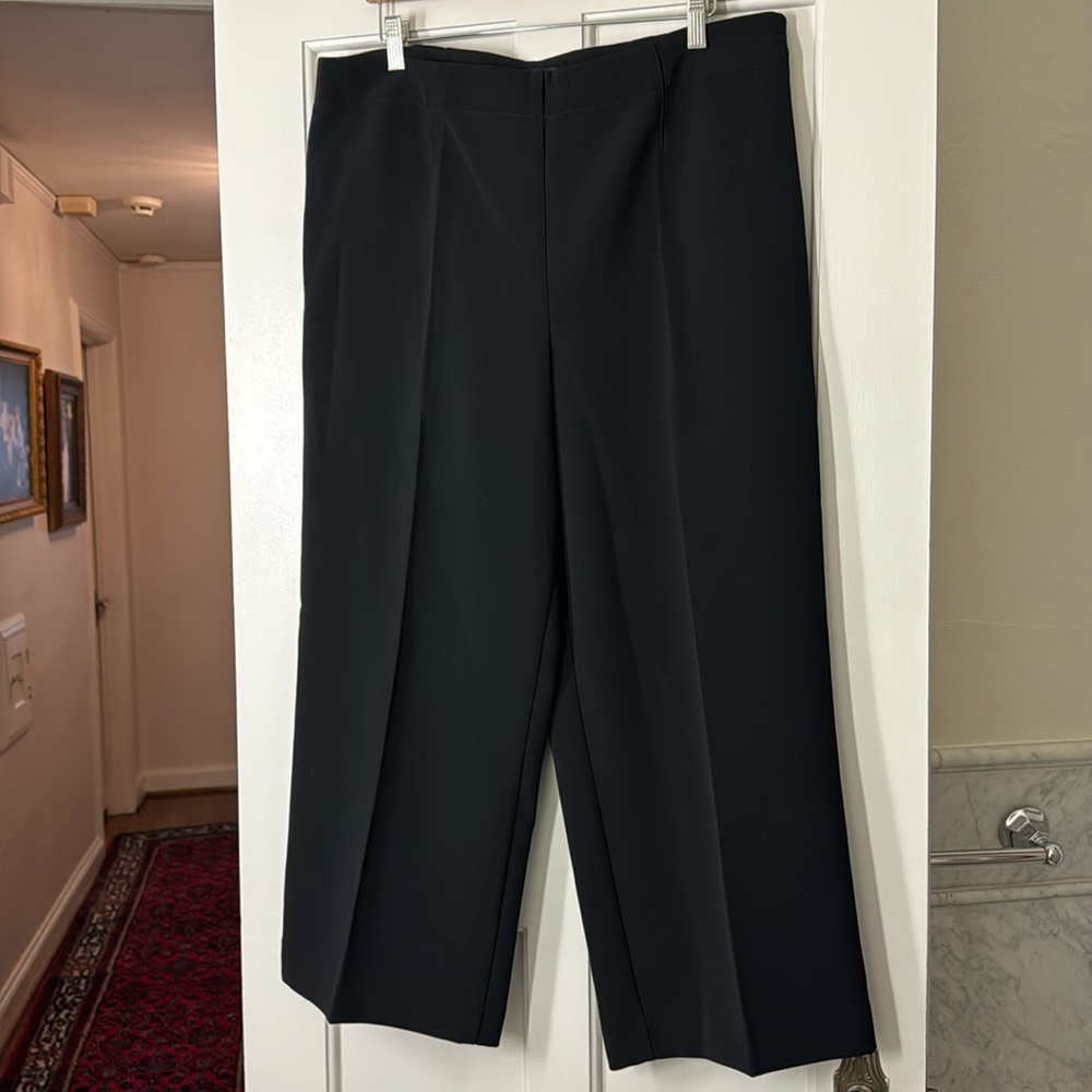 Ann Taylor The Wide Leg Crop Pant in Crepe 832356